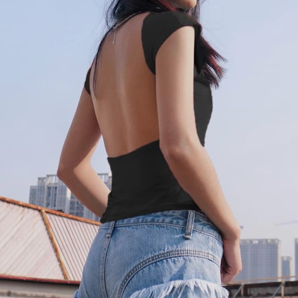 Simple black top